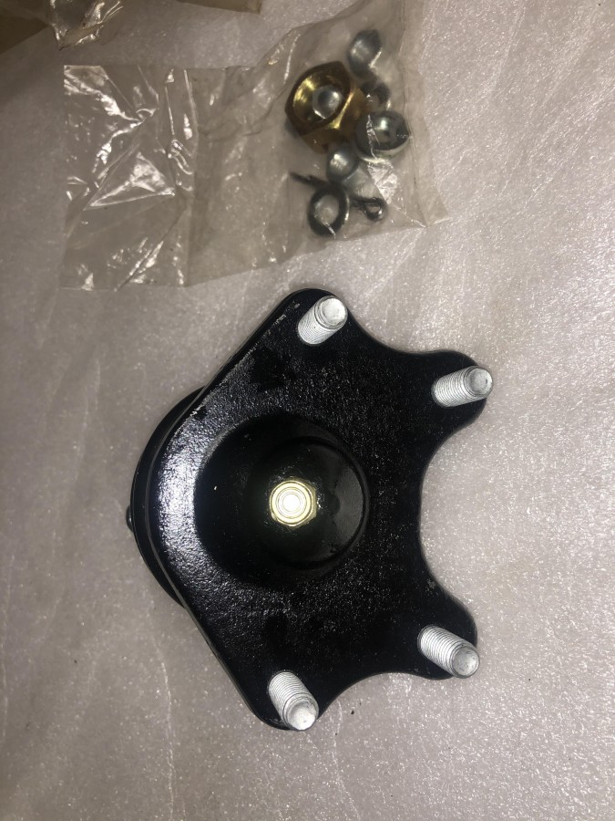 Шаровая опора верхняя TOYOTA HILUX 88-91 LH 4336039085