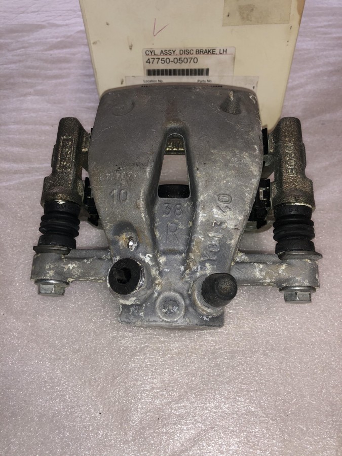 Суппорт тормозной задний левый TOYOTA AVENSIS II 2003-2008 4775005070