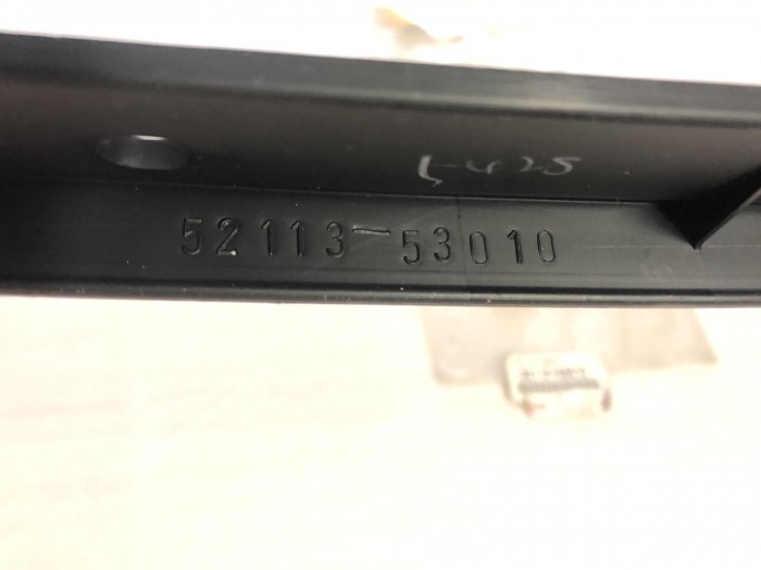 Накладка рамки радиатора LEXUS IS 5211353010