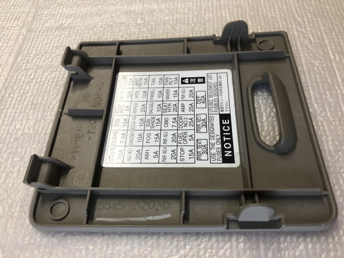 Крышка предохранителей TOYOTA Camry CV30 2001-2006 5554533030E0