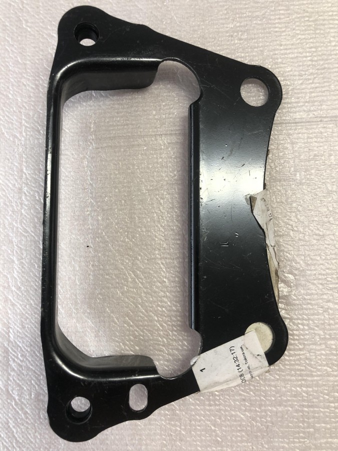 Кронштейн переднего бампера левый LEXUS GS IS TOYOTA 5714230040