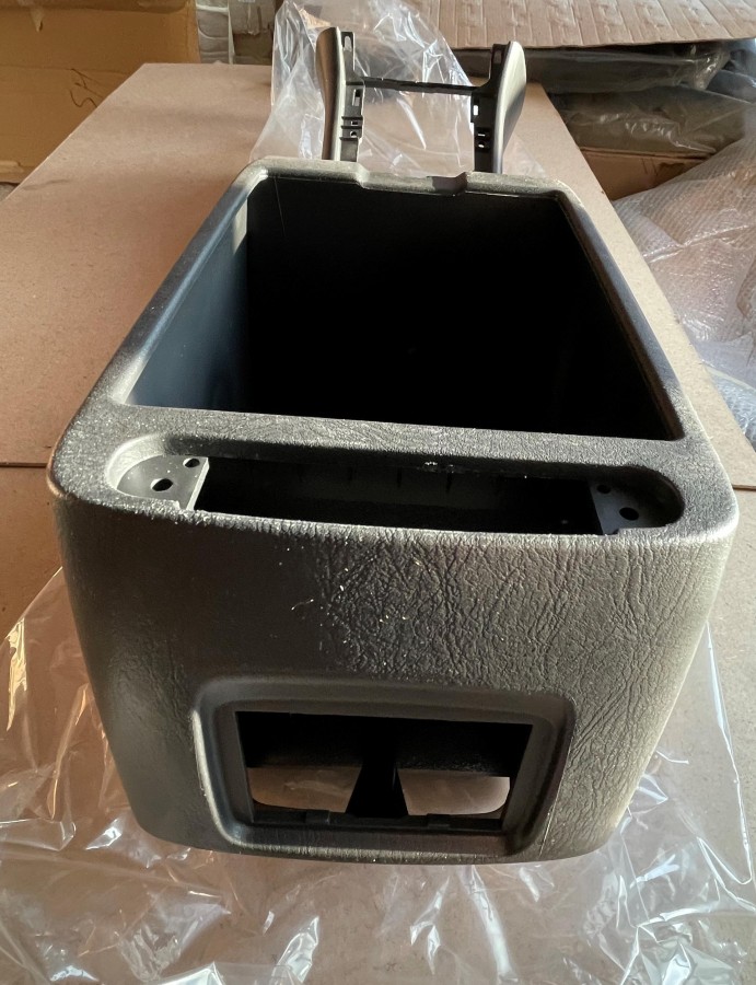 Консоль центральная TOYOTA Corolla E120 2001-2007 5890112481B0