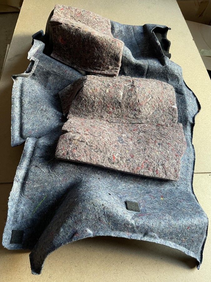 Обшивка багажника Toyota Camry V30 6472233100C0