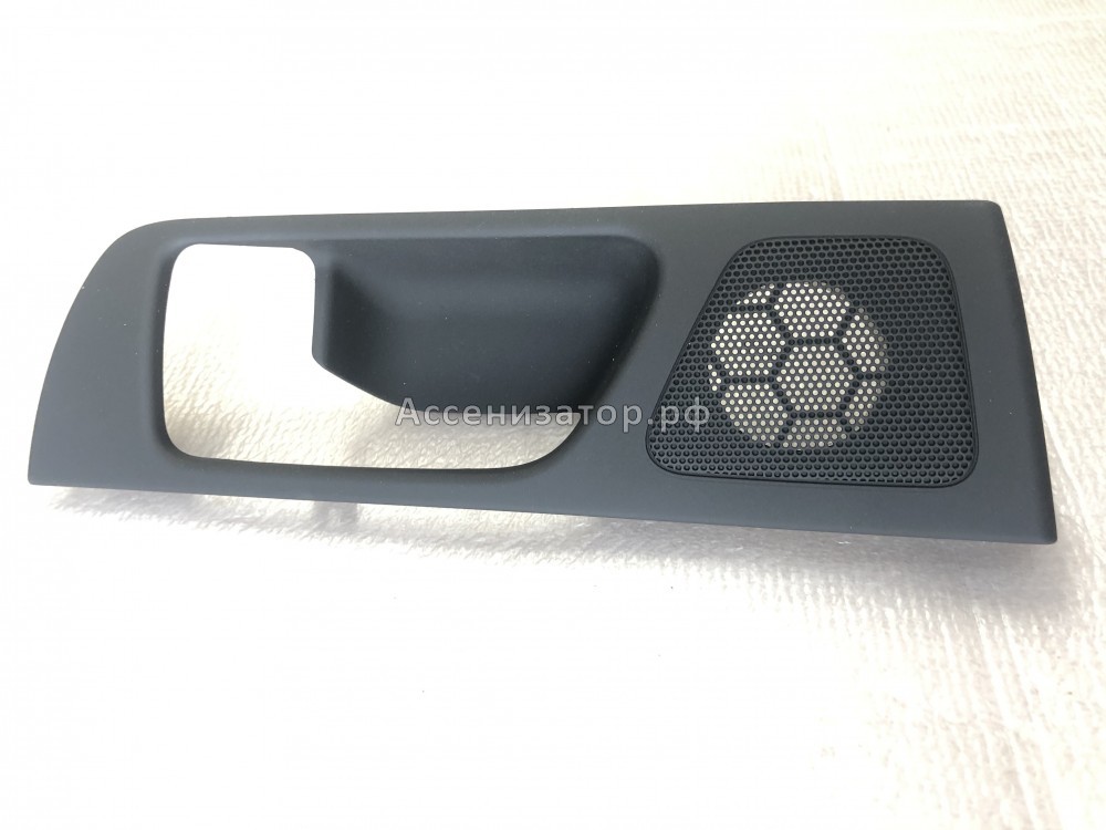 Накладка внутренней ручки задней левой двери TOYOTA Avensis T250 6761805030B0