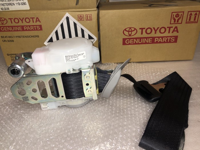 Ремень безопасности с пиропатроном передний левый LEXUS IS250 IS350 2005-2013 7322053130C3