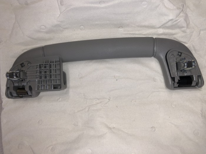 Ручка внутренняя потолочная TOYOTA CAMRY V40 2006-2011 7461030320B1