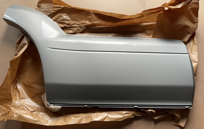 Молдинг задней правой двери Lexus GX470 7574160210B1