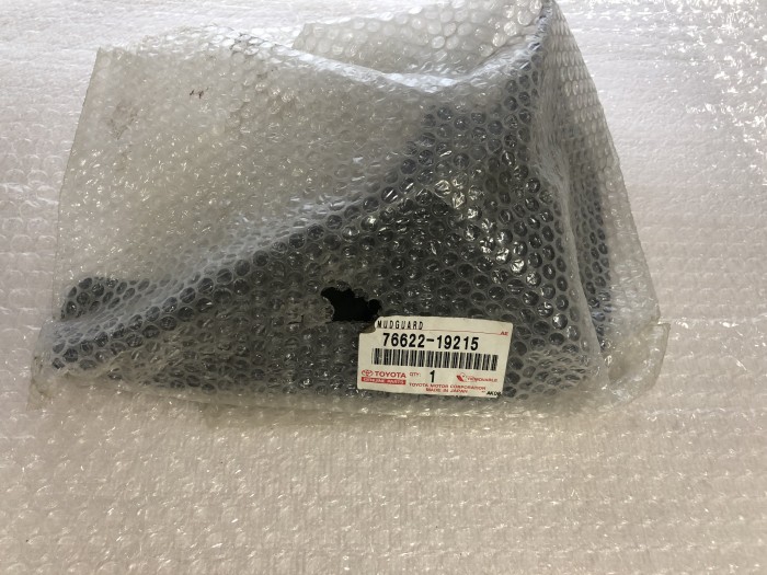 Брызговик передний левый TOYOTA COROLLA E10 1992-2002 7662219215