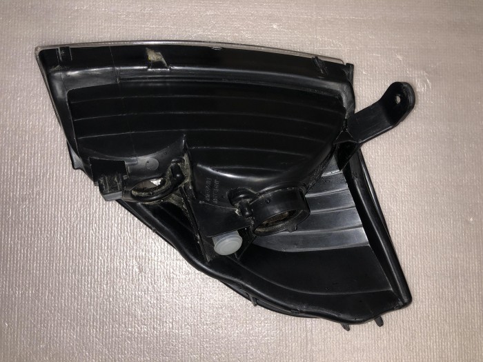 УКАЗАТЕЛЬ ПОВОРОТА ПЕРЕДНИЙ ПРАВЫЙ TOYOTA LC90 8151160510