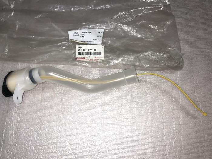 Горловина бачка омывателя TOYOTA COROLLA AURIS 8531912530