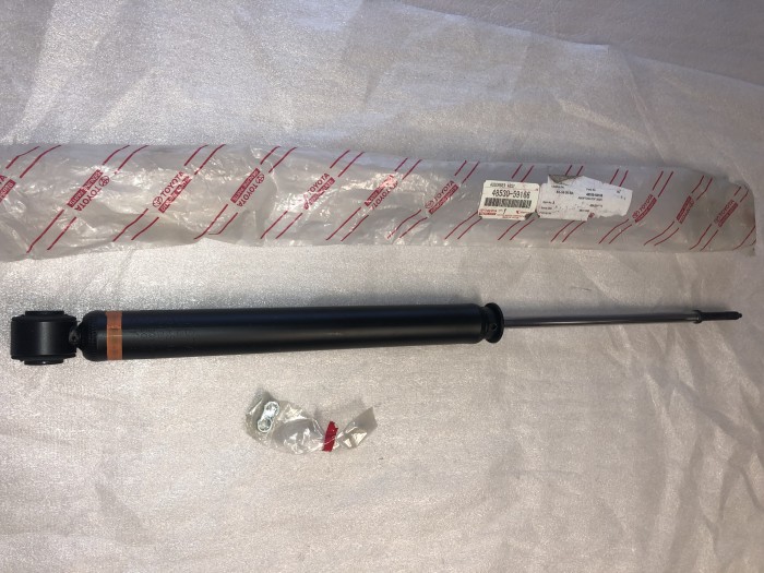 Амортизатор задний TOYOTA YARIS 4853059166