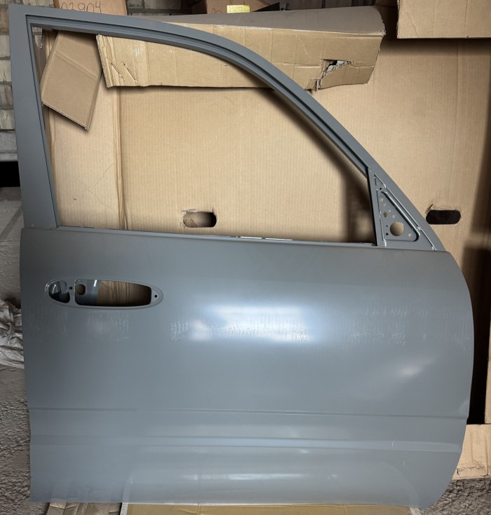 Дверь правая передняя Toyota Land Cruiser 100 1998-2007 6700160443 новая
