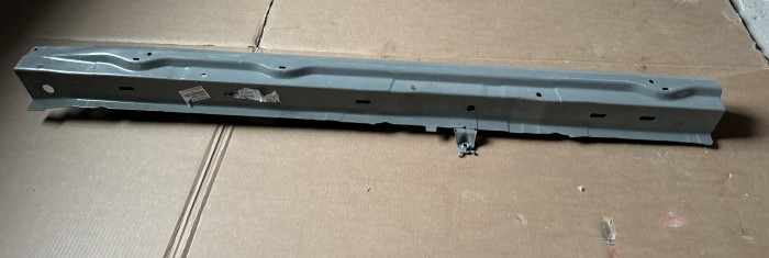 Порог правый Toyota Avensis T250 2003-2009 6140305010