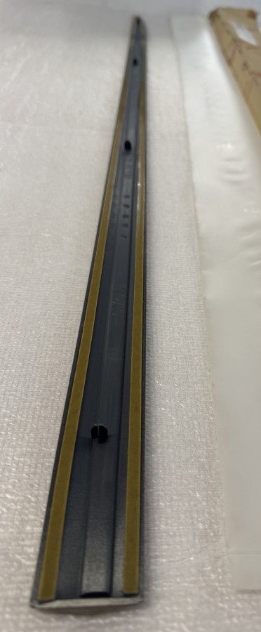 Молдинг передней правой двери TOYOTA CAMRY V30 7573133190E0